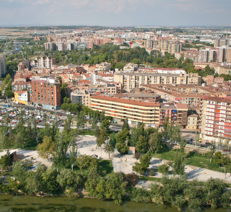 zonas con mayor demanda de obra nueva en Zaragoza con vista urbana de la ciudad
